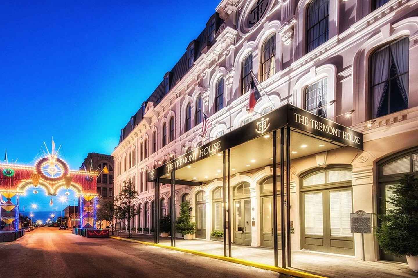 Galveston: Haunted Pub Crawl Walking Tour thumbnail