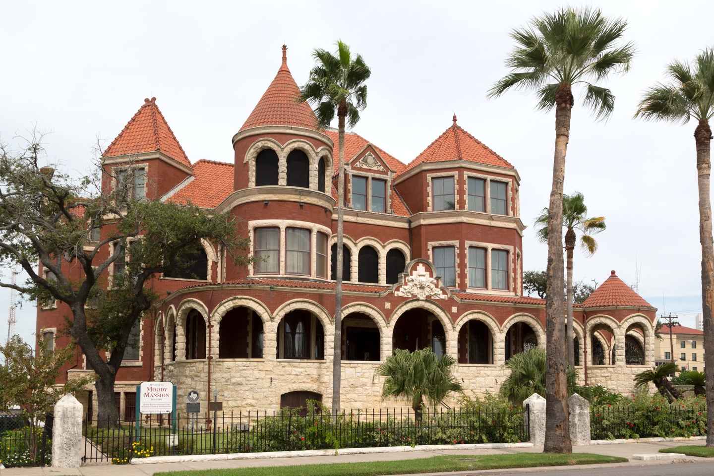 Galveston: Spooky Strand Ghost Walking Tour thumbnail